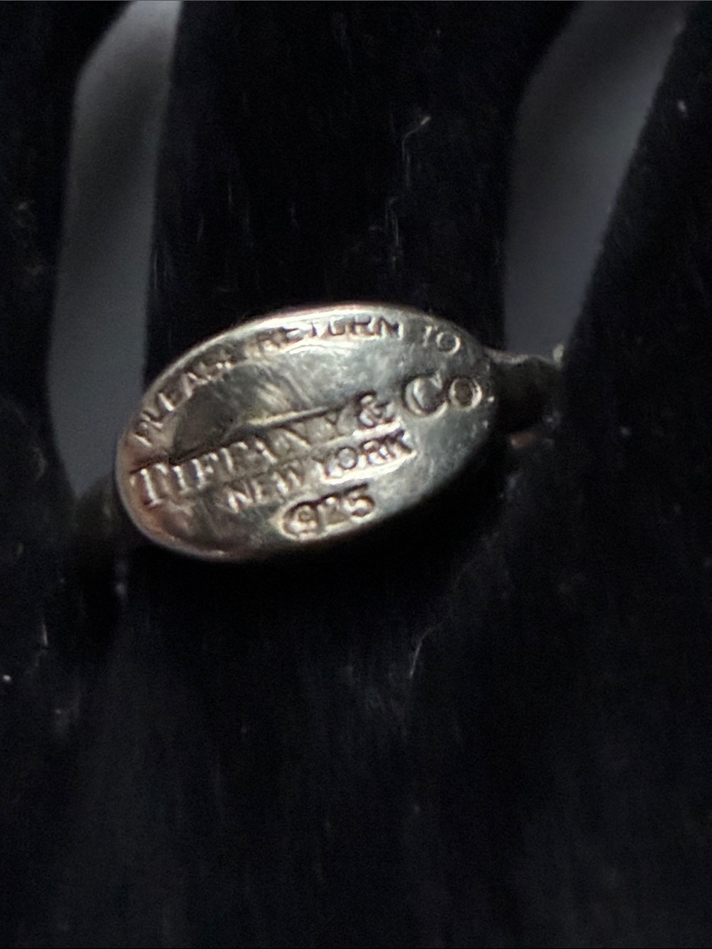 Tiffany & Co. 8.5 Sterling Silver Oval 'Please Return To' Tag Ring - Silver